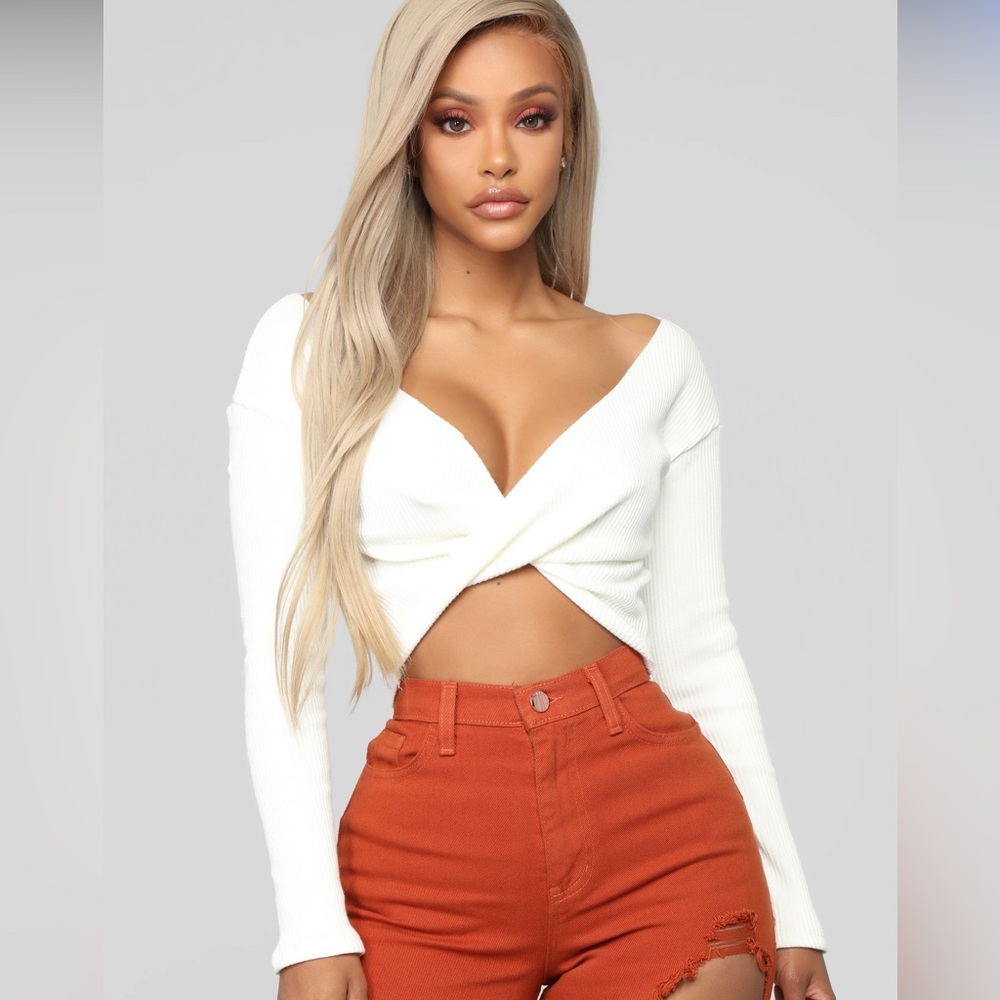 Fashion Nova Twisted Sista Top